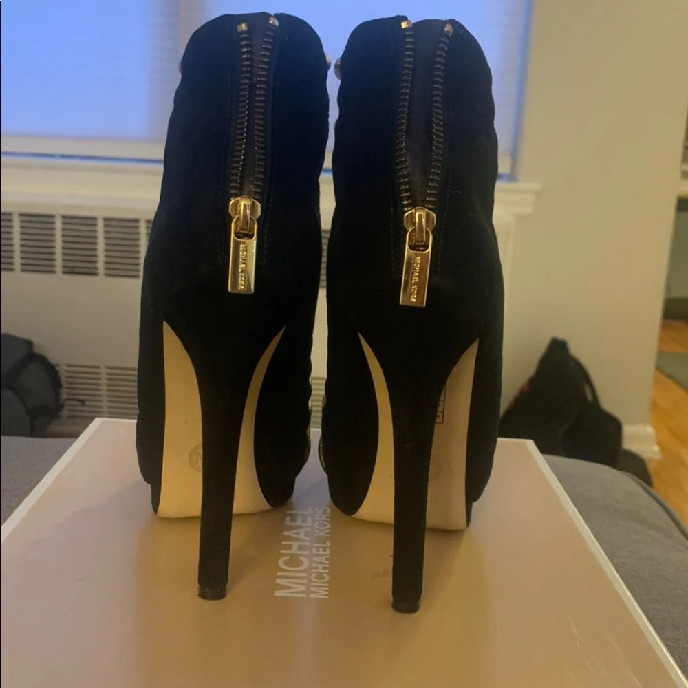 Michael Kors black and gold suede heels - Picture 4 of 8